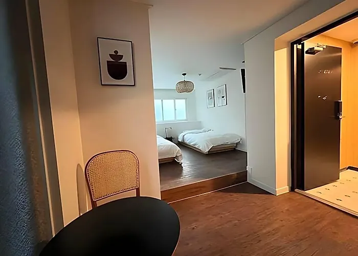 Hotel Ara125 2*